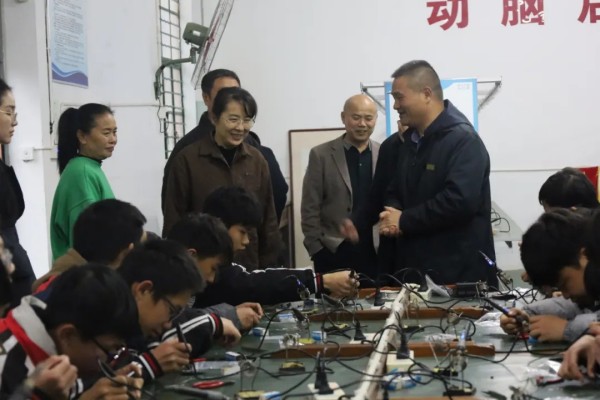 常德新德才職業(yè)學(xué)校,常德新德才,常德招生就業(yè),電子商務(wù)專業(yè)學(xué)校,專業(yè)學(xué)校報(bào)考哪里好